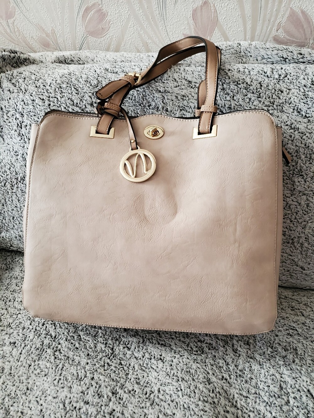 Simply Noelle Beige Tote with Tan Handles and Gold Accent - Picture 2 of 8